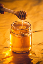 Load image into Gallery viewer, Spring Honey 22oz Mason Jar