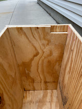 Load image into Gallery viewer, Swarm Trap Deluxe