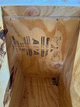 Load image into Gallery viewer, Swarm Trap Deluxe