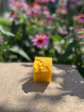 Load image into Gallery viewer, Beeswax candle honeycomb cube with honeybee
